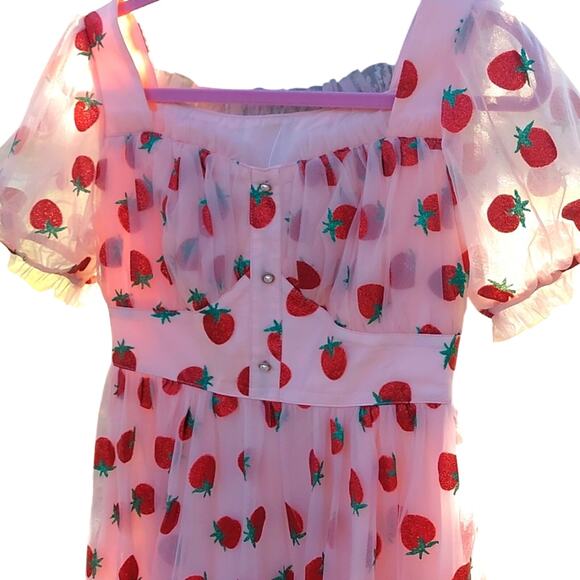 Strawberry Print Womens dress Lonny nwot TWEE strawberrycore - Picture 3 of 9